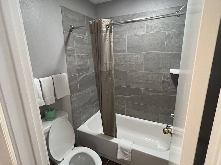 스탠다드 룸 더블 침대 2개, Key West Inn  Tuscumbia