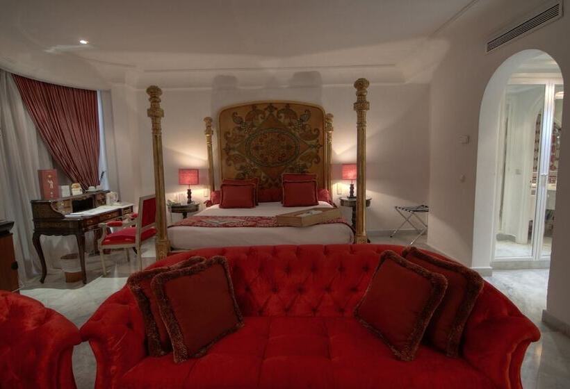 주니어 스위트, La Maison Blanche