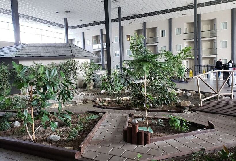 コンフォートルーム, Coast Kamloops Hotel & Conference Centre