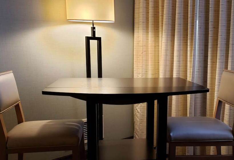 コンフォートルーム, Coast Kamloops Hotel & Conference Centre