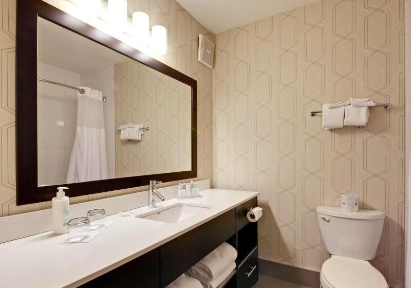コンフォートルーム, Coast Kamloops Hotel & Conference Centre
