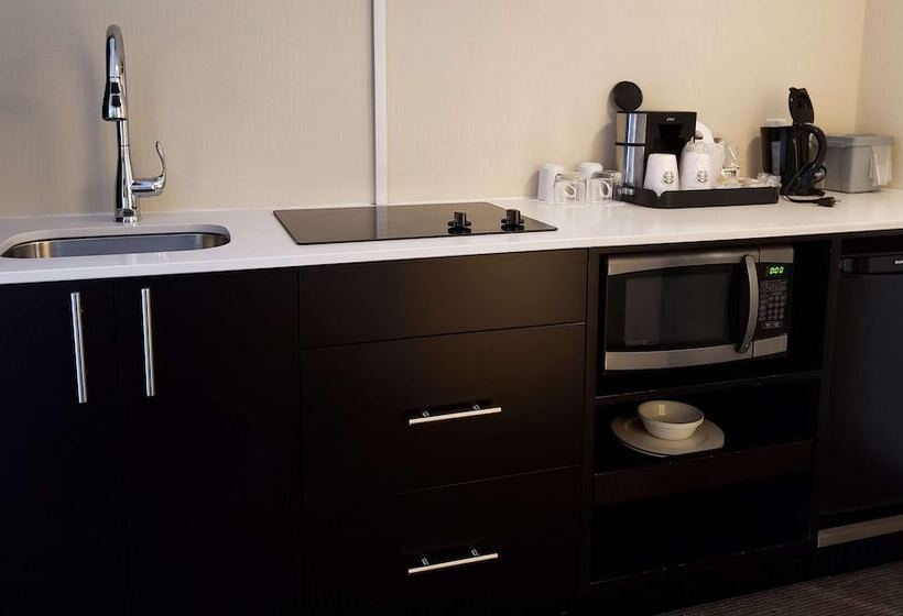 コンフォートルーム, Coast Kamloops Hotel & Conference Centre