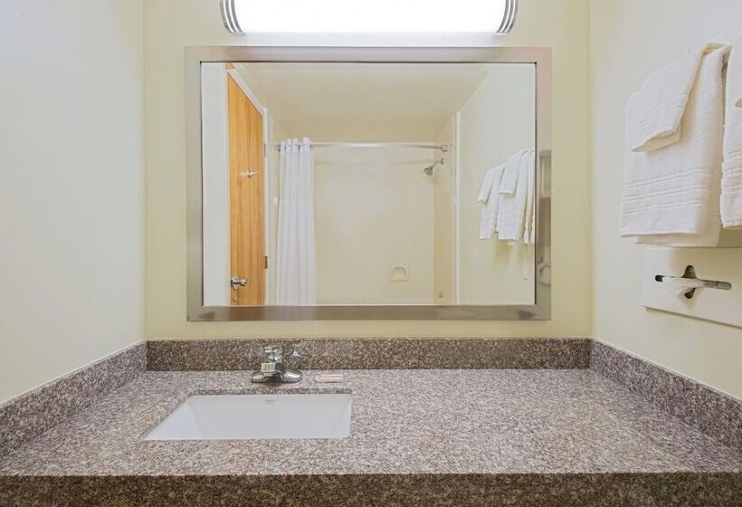 Номер Стандарт 2 Двуспальные Кровати, Days Inn By Wyndham Fremont