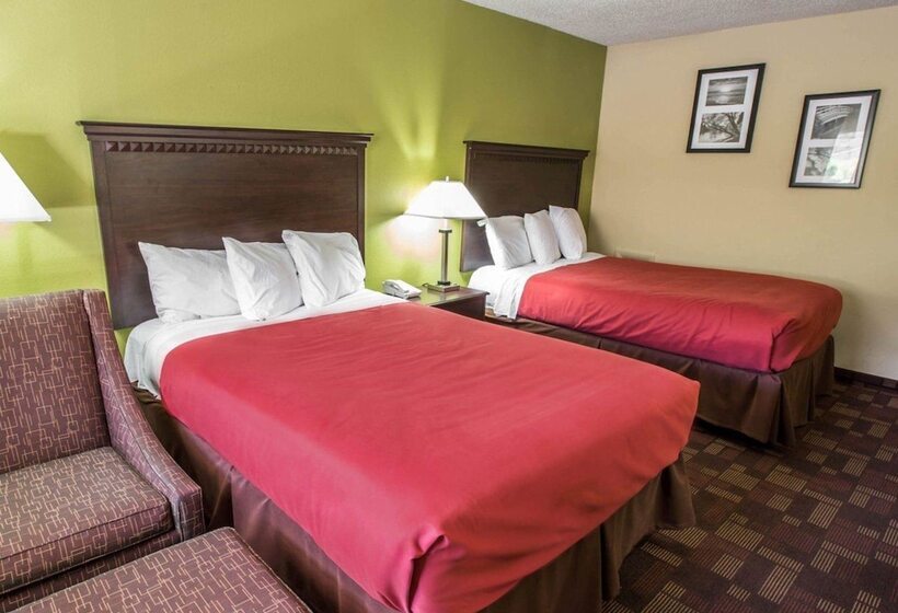 اتاق استاندارد با 2 تخت دوبل, Econo Lodge Biltmore
