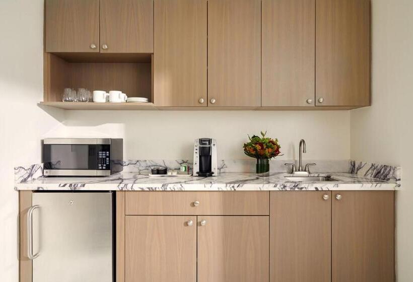 سوئیت 2 خوابه, Loews Regency  New York