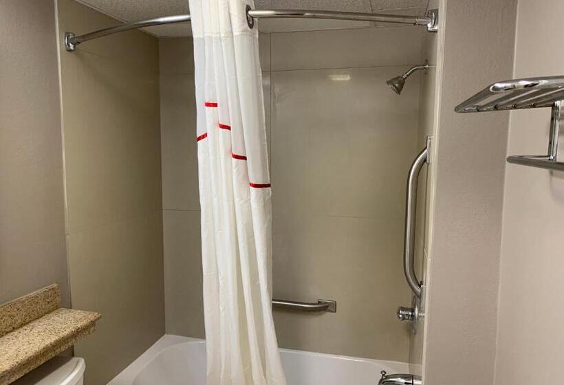 스위트, Red Roof Inn & Suites Vineland Buena