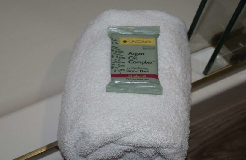 带2个双人床的标准工作室, Best Western Monticello