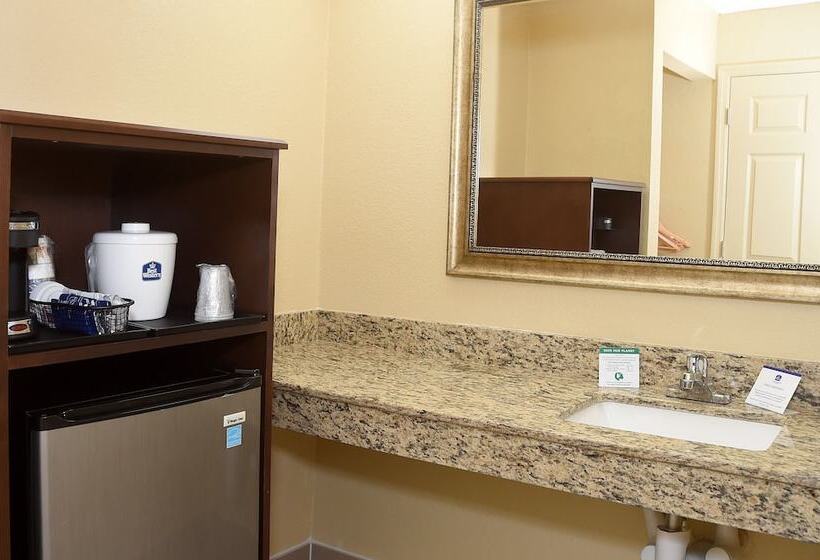 스위트, Baymont By Wyndham Orlando East