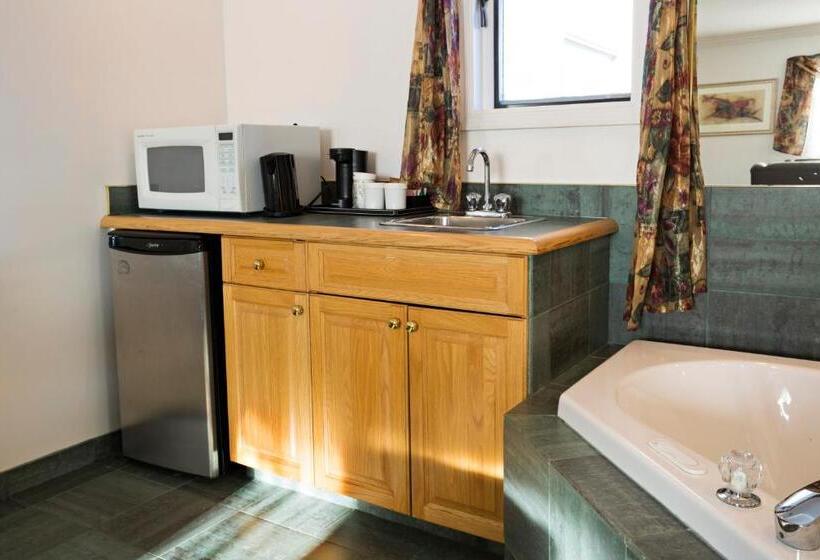 سوئیت 2 خوابه, Tower Inn & Suites