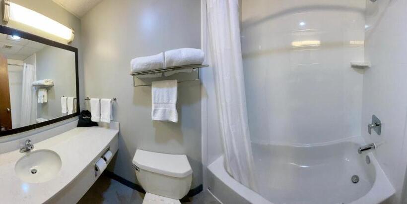Номер Стандарт, Best Western Port Clinton
