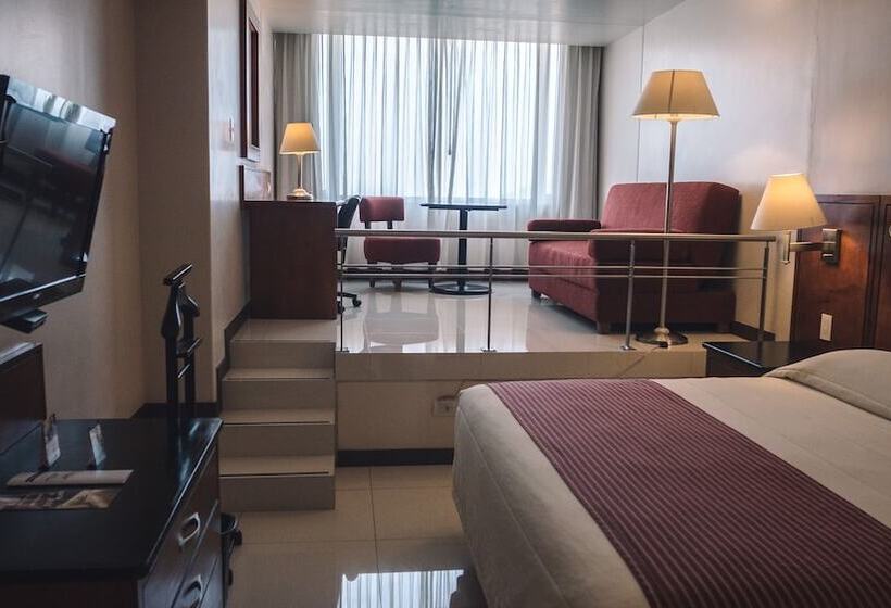 سوییت جونیور, Fortin Plaza