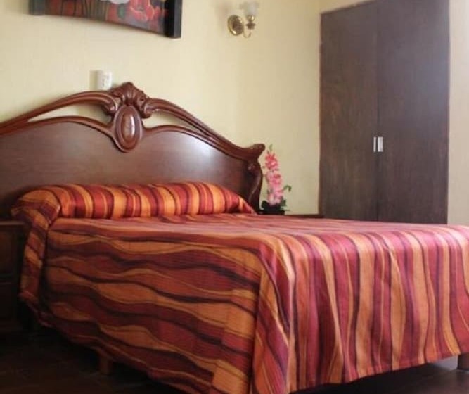 اتاق استاندارد چهار تخته, Regional San Marcos