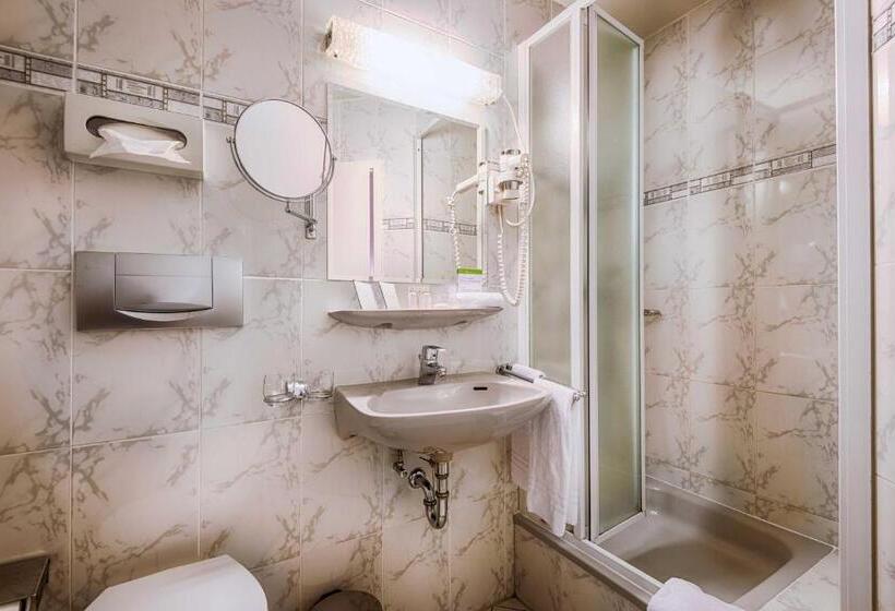 اتاق استاندارد یک نفره, Villa Toscane