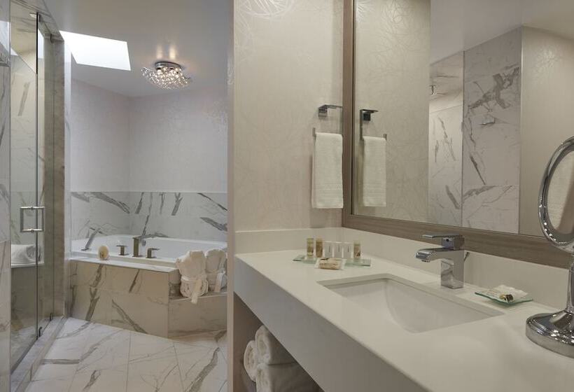 デラックススイート, White Oaks Conference & Resort Spa