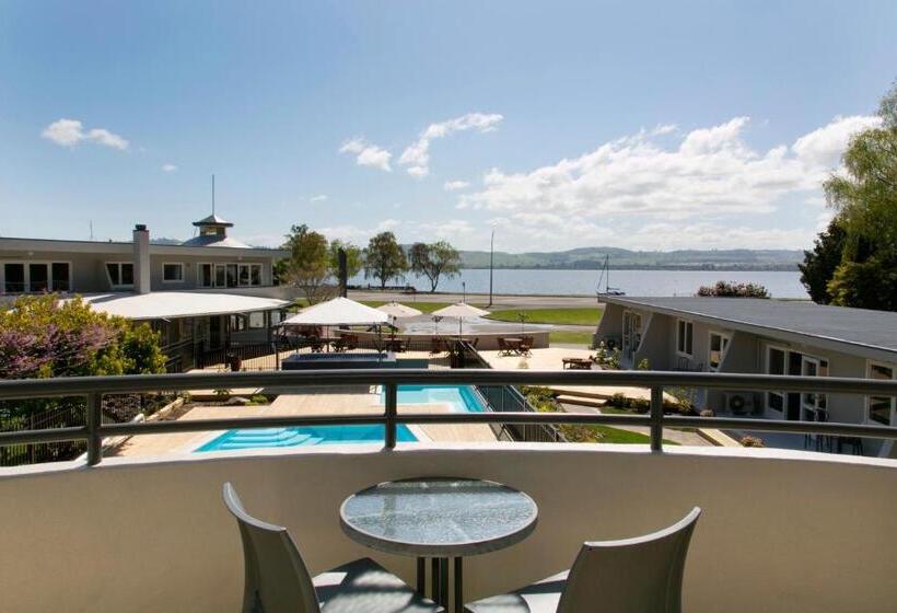 Standard studio with lake view, Anchorage Resort Taupo Nz