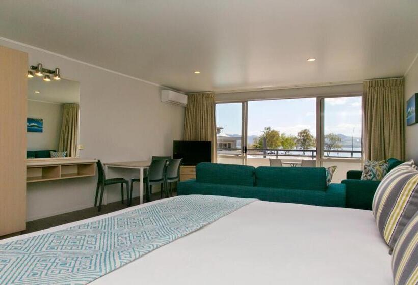 Standard studio with lake view, Anchorage Resort Taupo Nz