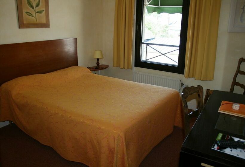اتاق استاندارد سه نفره, Auberge La Fontaine