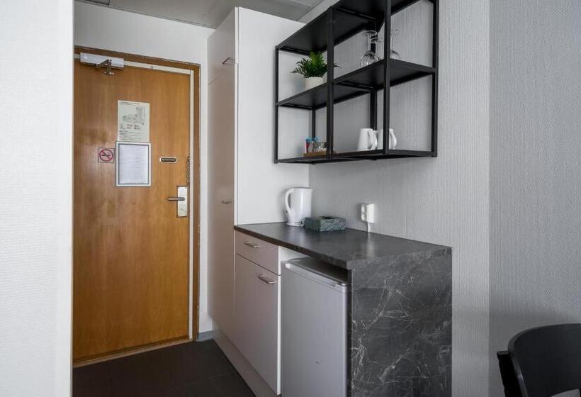 스탠다드 트리플 룸, Hiisi Hotel Lohja