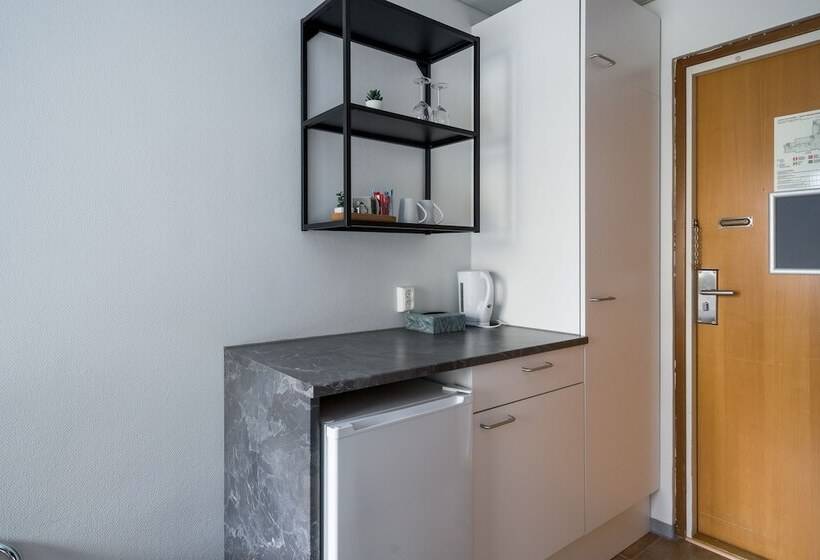 스탠다드 트리플 룸, Hiisi Hotel Lohja