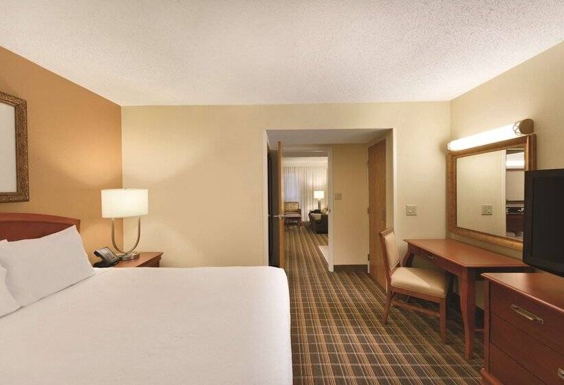스위트, Embassy Suites Greenville Golf Resort & Conference Center