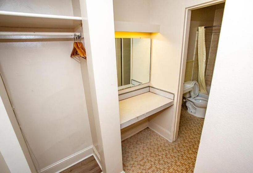 Номер Стандарт, Coach House Inn