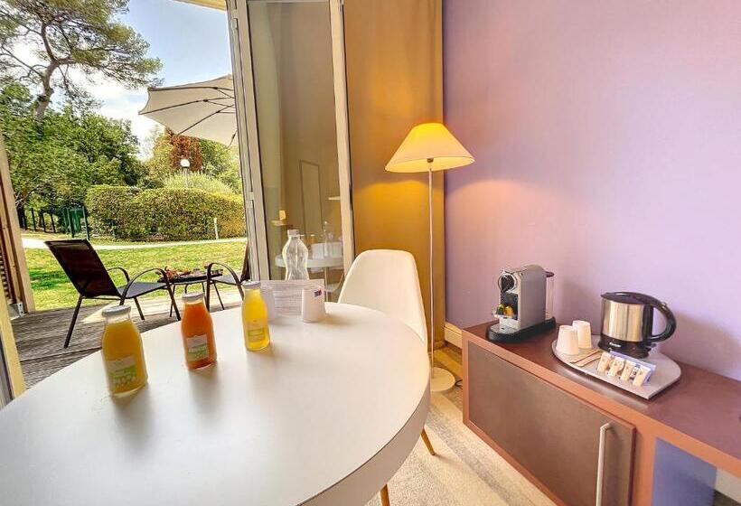 Номер Superior Вид на Бассейн, Mercure Antibes Sophia Antipolis