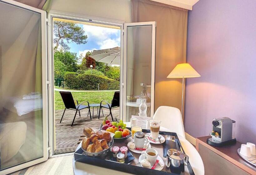 Номер Superior Вид на Бассейн, Mercure Antibes Sophia Antipolis