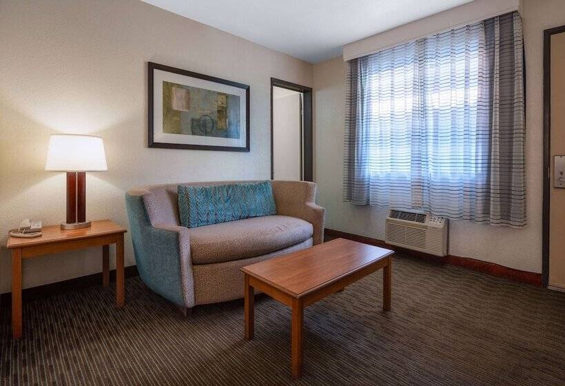 스위트 킹사이즈 침대, Days Inn By Wyndham Encinitas Moonlight Beach