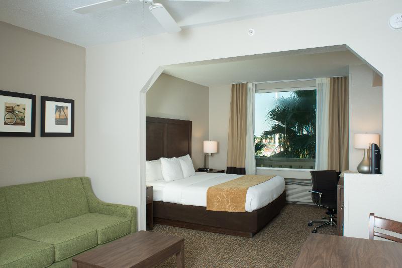 Suíte Cama King, Comfort Suites Maingate East