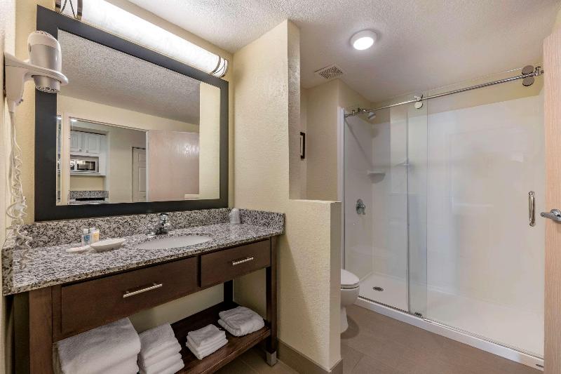 Suíte Cama King, Comfort Suites Maingate East
