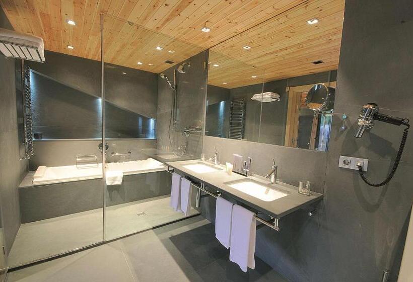 سوئیت با چشم‌انداز, NH Collection Andorra Palome