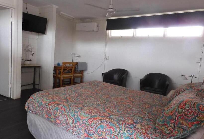 스위트 킹사이즈 침대, Dalby Parkview Motel