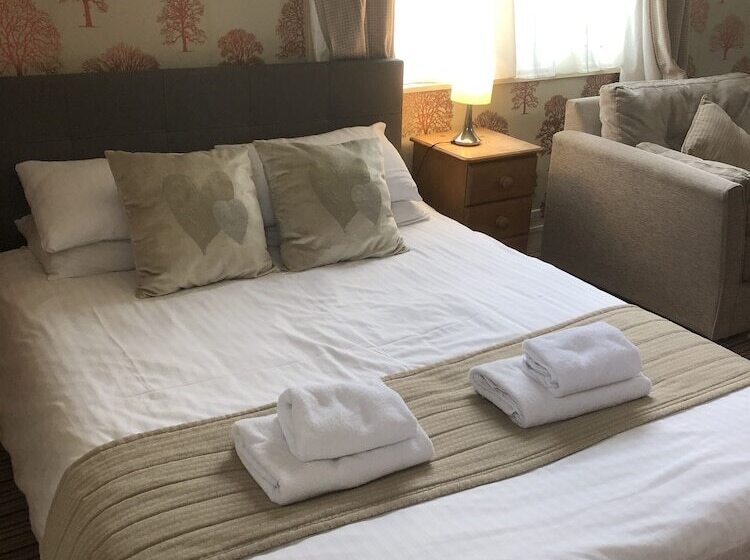 Семейный Номер, The Dog & Partridge Country Inn