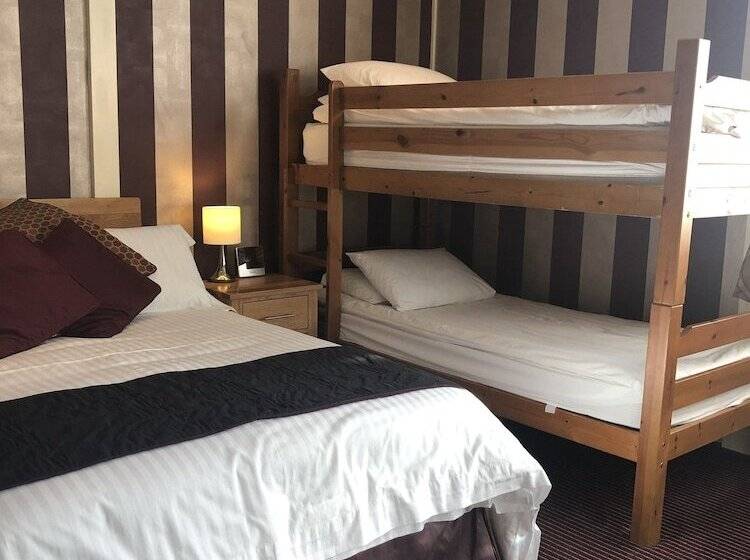 Семейный Номер, The Dog & Partridge Country Inn