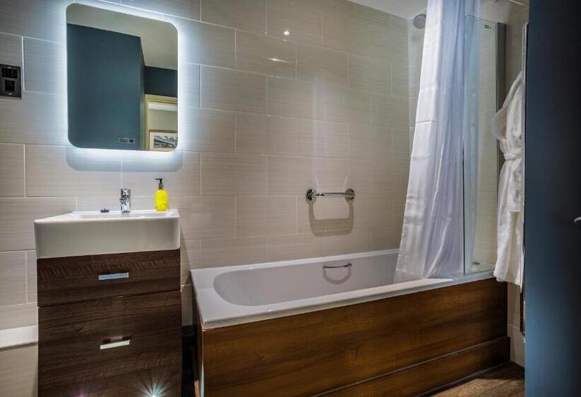 Quarto Superior, The Castle Hotel, Conwy, North Wales