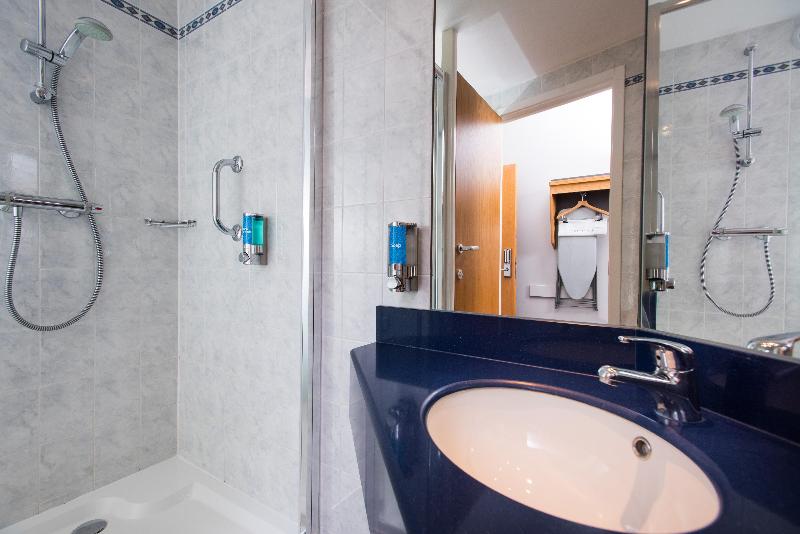 Номер Стандарт, Holiday Inn Express Stafford, An Ihg
