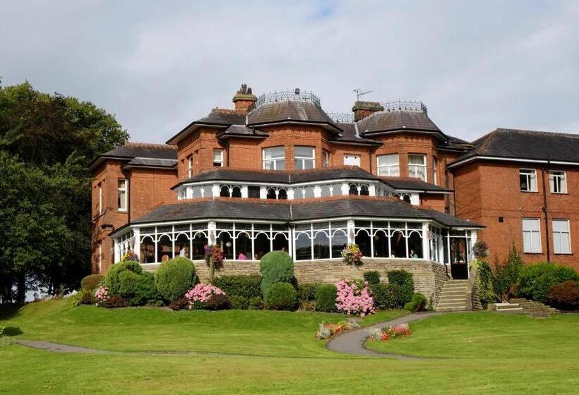 Классический Номер, Macdonald Kilhey Court