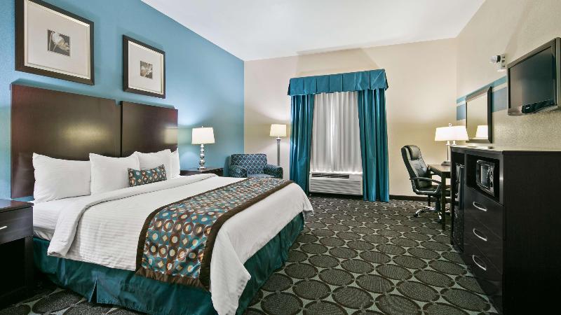 Номер Deluxe, Macdonald Kilhey Court