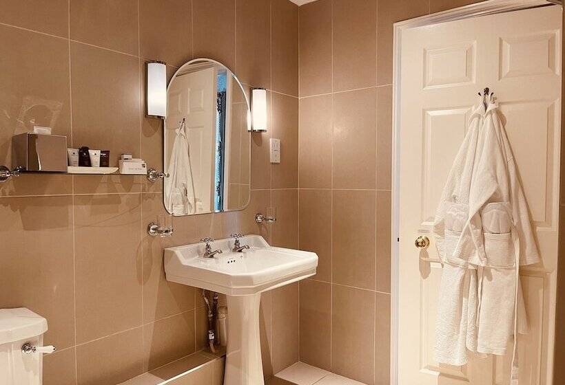 Семейный Номер, Nuthurst Grange Country House