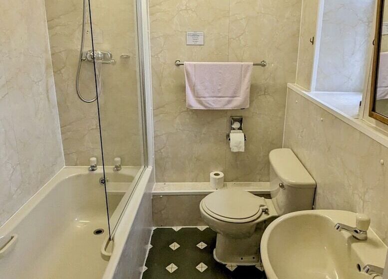 اتاق استاندارد یک نفره, Eliza House