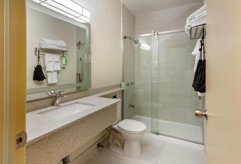 Номер Стандарт с Кухней, Surestay Plus Hotel By Best Western Kincardine