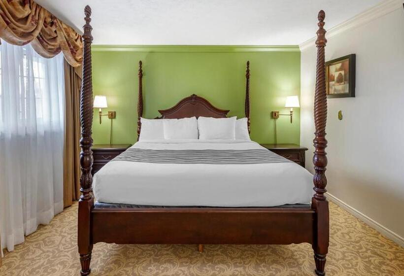 Люкс Кровать Кинг, Surestay Plus Hotel By Best Western Kincardine