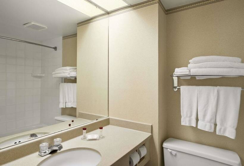 스위트, Ramada By Wyndham Trenton
