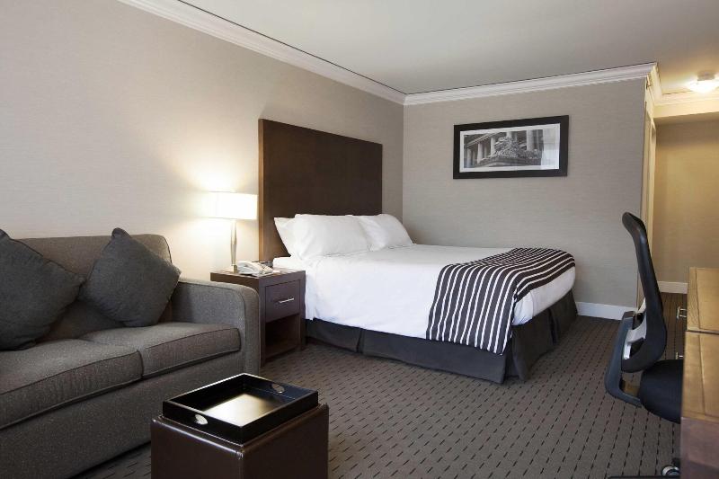 キングサイズベッドのスイートルーム, Sandman Hotel Vancouver Downtown