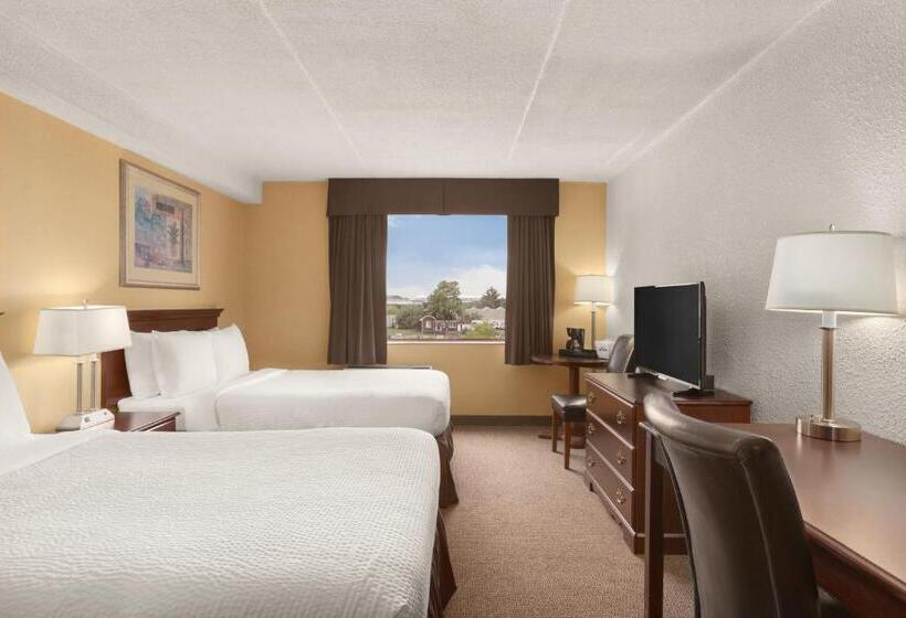 ２ダブルベッドのスタンダードルーム, Days Inn By Wyndham Fallsview