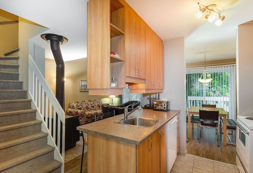 ２ベッドルームアパートメント, Hebergement Montsteanne Condos