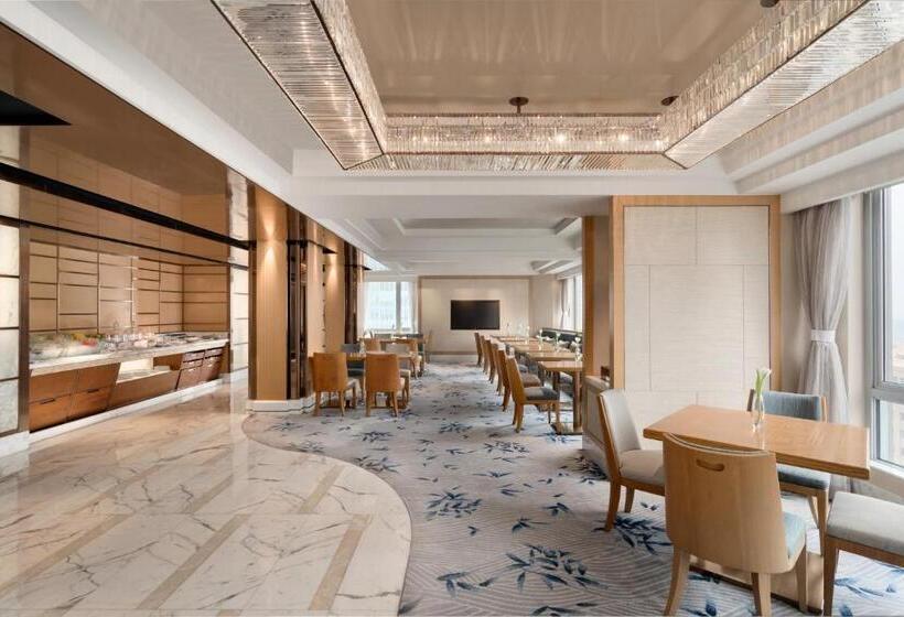 Club Room King Bed, Kerry Hotel, Beijing By Shangri La