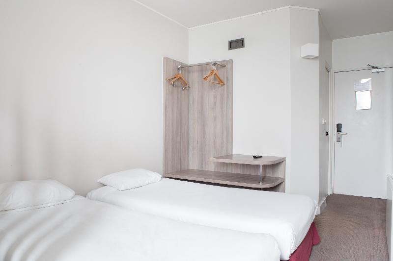 Трехместный Номер Superior, Kyriad Paris Est  Bois De Vincennes