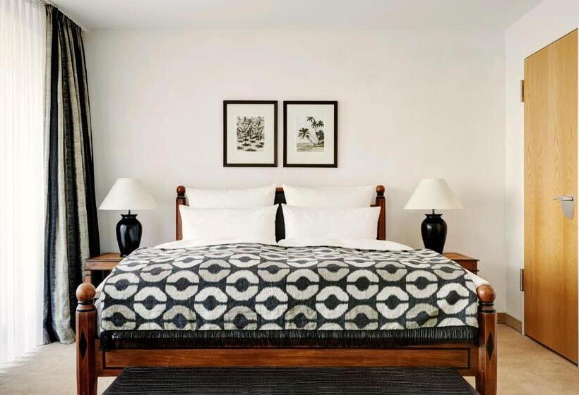 استودیوی استاندارد, The Mandala Suites