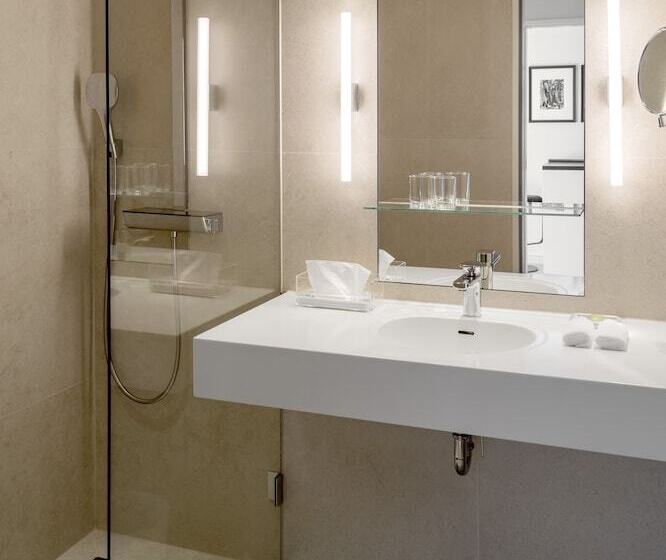 استودیوی استاندارد, The Mandala Suites